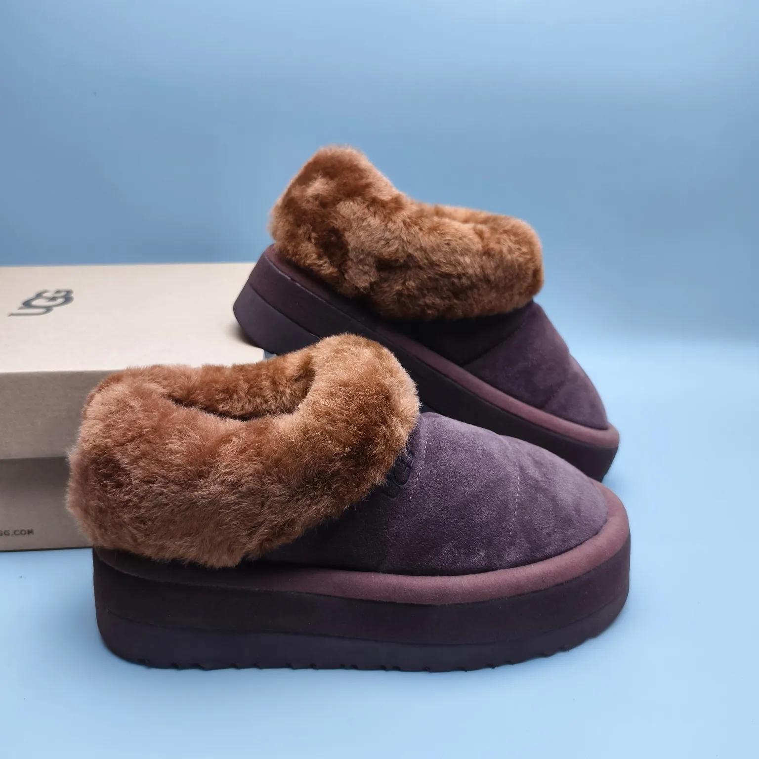 💰600 UGG sheepskin one-piece snow boots 6390 thick-soled slip-on casual shoes Color: Maroon Black Chocolate Size: 35-41
